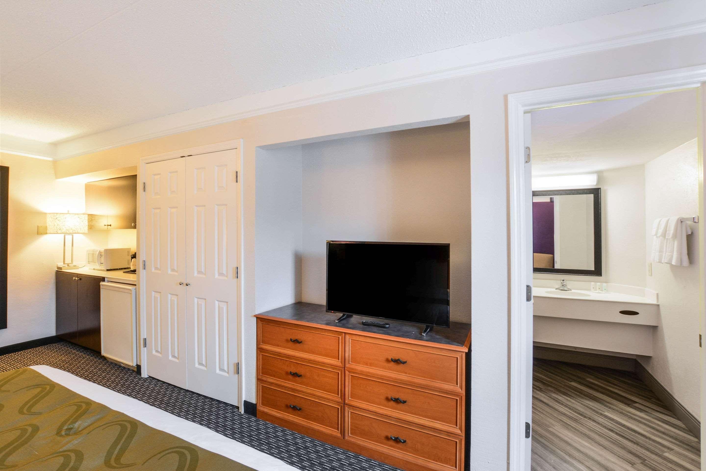 Quality Inn & Suites North Charleston - Ashley Phosphate Dış mekan fotoğraf