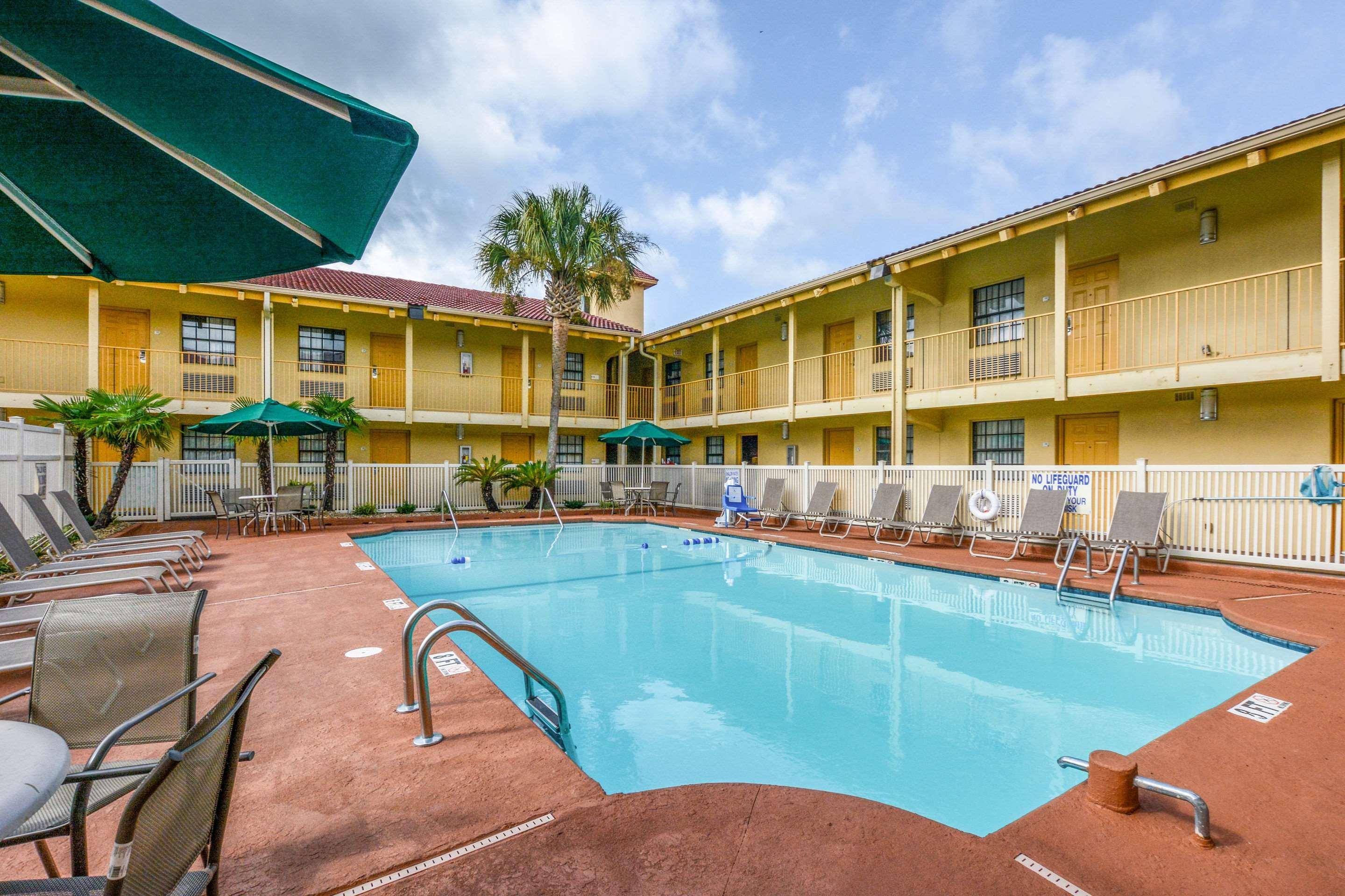 Quality Inn & Suites North Charleston - Ashley Phosphate Dış mekan fotoğraf