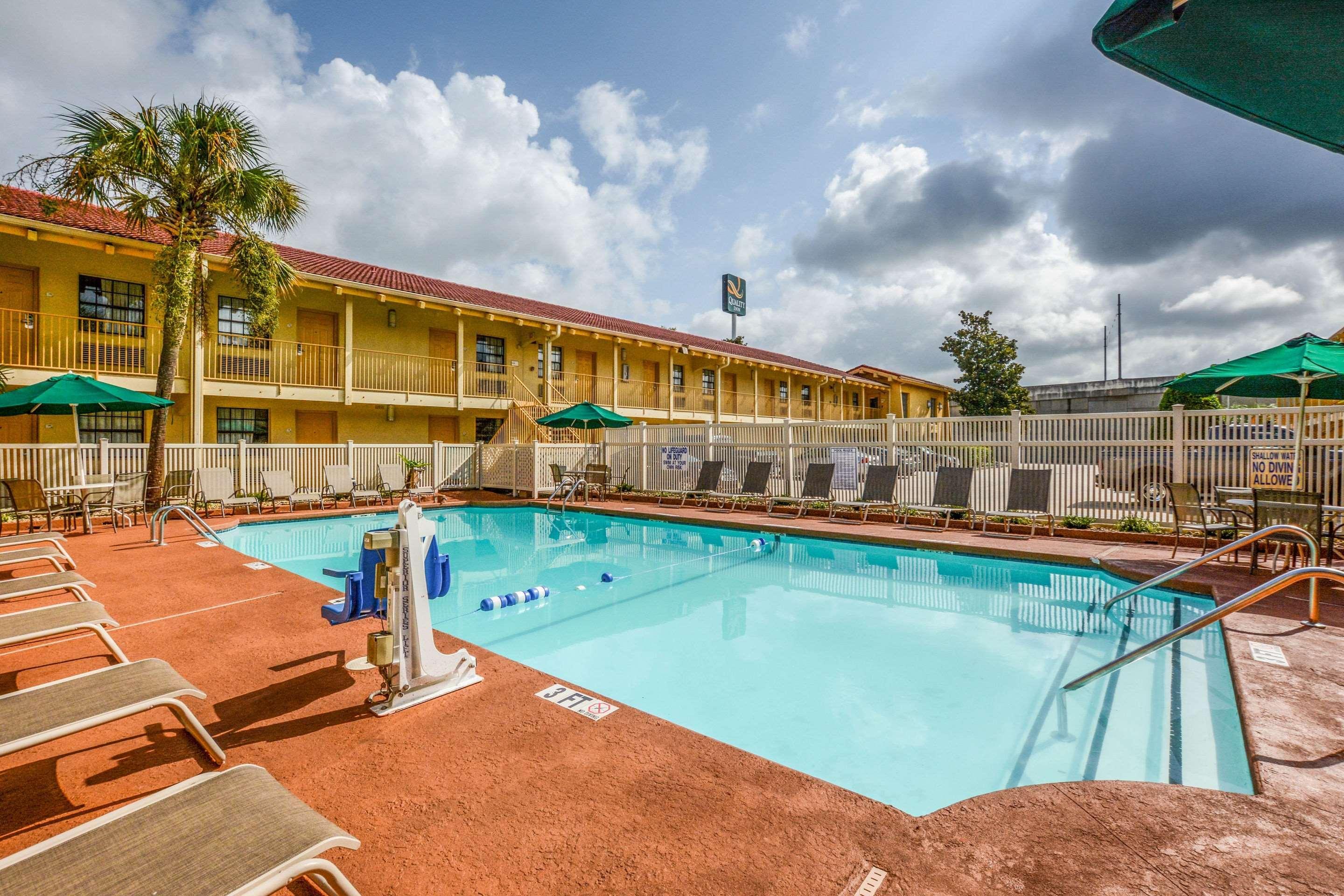 Quality Inn & Suites North Charleston - Ashley Phosphate Dış mekan fotoğraf