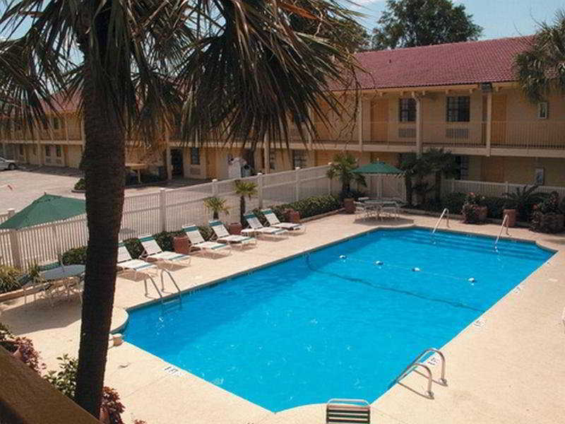 Quality Inn & Suites North Charleston - Ashley Phosphate Konforlar fotoğraf