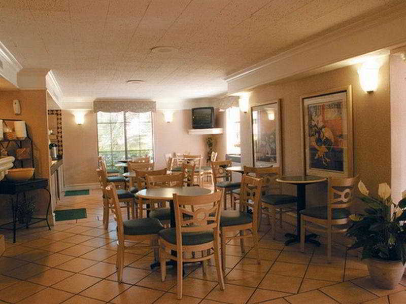 Quality Inn & Suites North Charleston - Ashley Phosphate Restoran fotoğraf