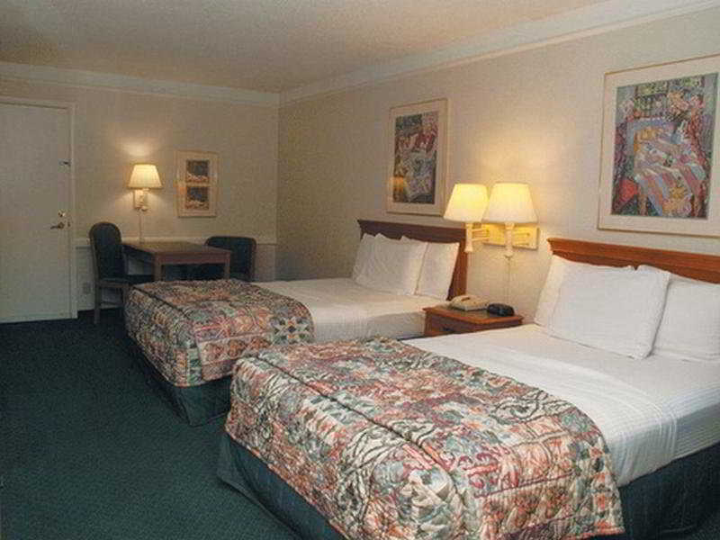 Quality Inn & Suites North Charleston - Ashley Phosphate Oda fotoğraf