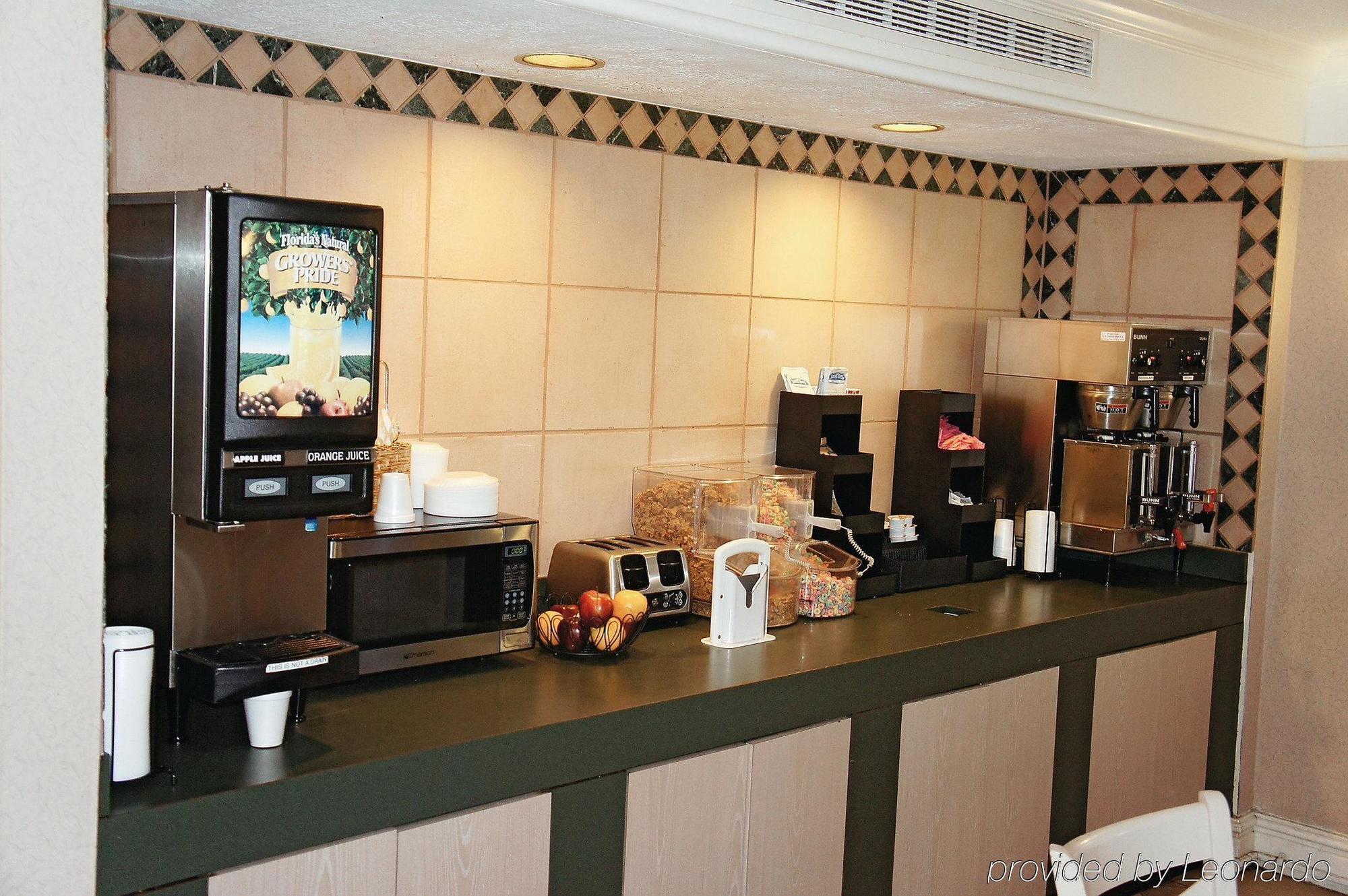 Quality Inn & Suites North Charleston - Ashley Phosphate Dış mekan fotoğraf